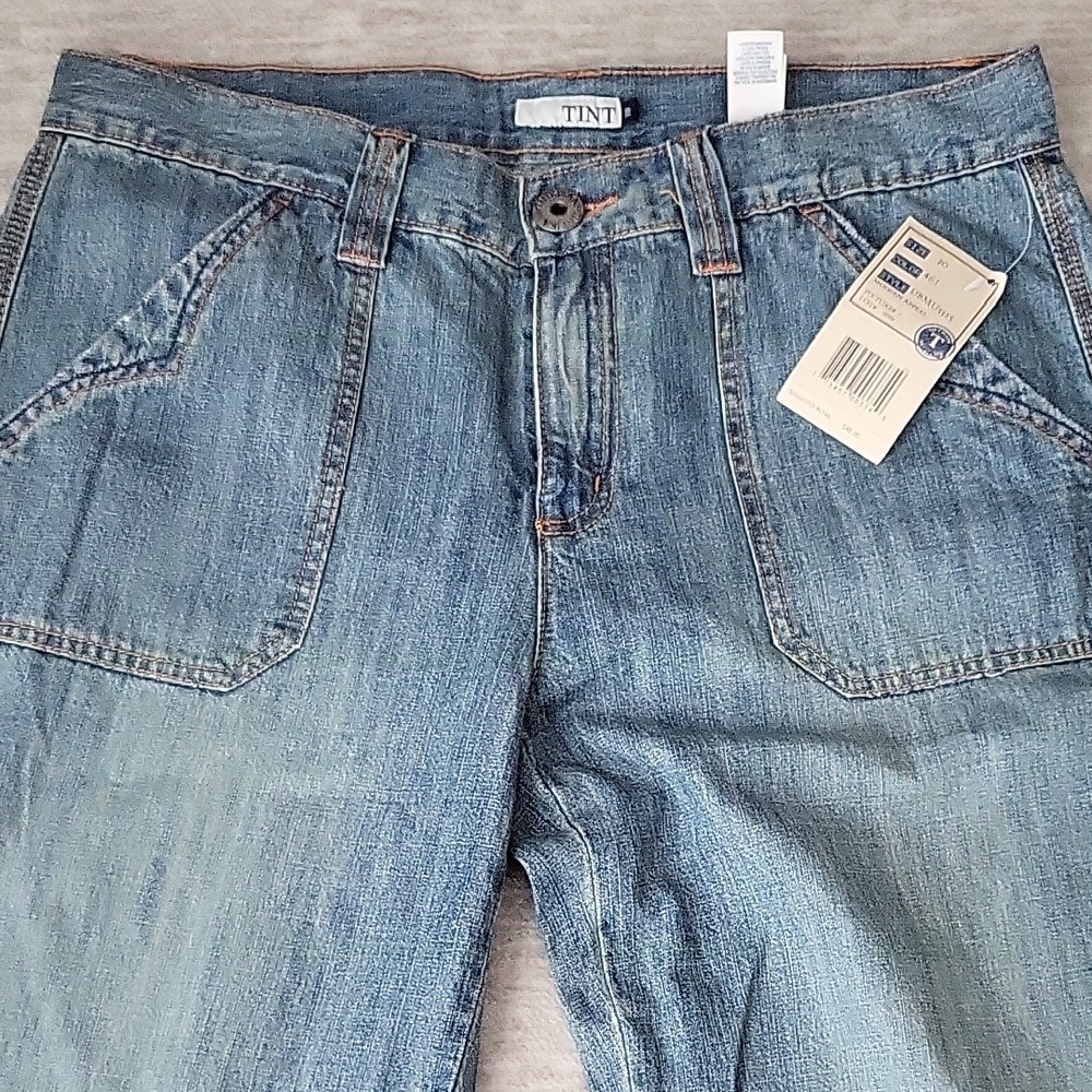 Women's Casual Blue Denim Capris - Picture 4 of 7